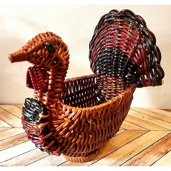 Turkey Basket Woven Rattan Wicker Thanksgiving Autumn Fall Decor Candy Vtg - Picture 1 of 9